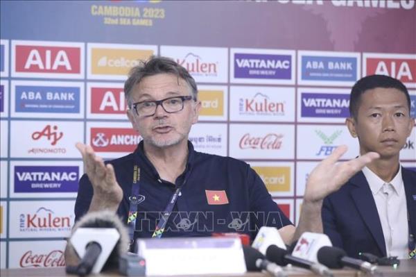 SEA Games 32: HLV Troussier hài lòng với chiến thắng của U22 Việt Nam