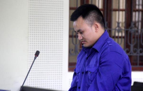 Dùng búa đánh người vì thù xưa