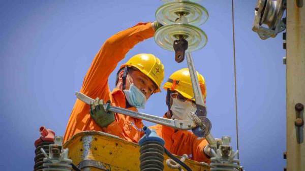 Sử dụng điện tiết kiệm, hiệu quả trong mùa nắng nóng