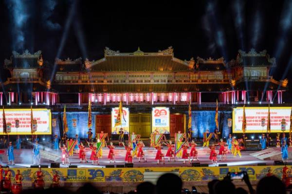 Giữ gìn bền vững các giá trị di sản văn hóa đặc sắc của Huế