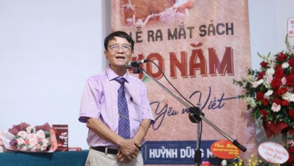 Nhà báo Huỳnh Dũng Nhân  Hồi ký 40 năm Đi, Yêu và Viết