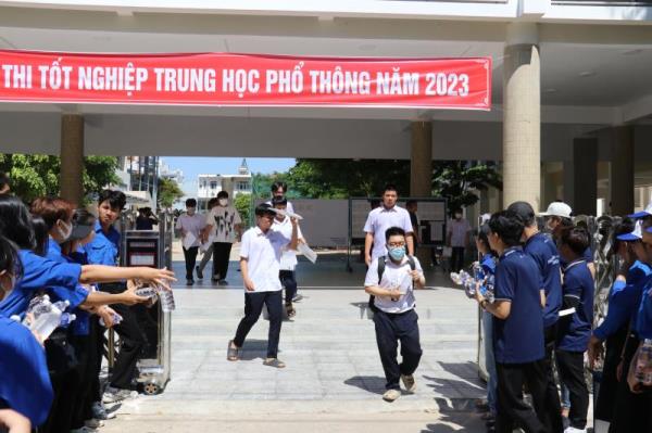 Đề thi Ngữ văn được đánh giá hay, giàu cảm xúc