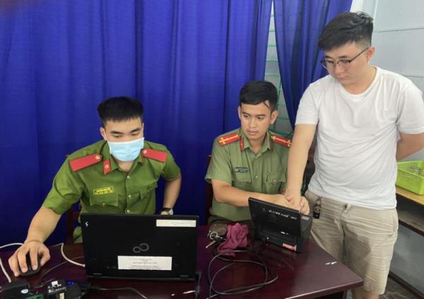 Tích cực kích hoạt tài khoản định danh điện tử cho công dân