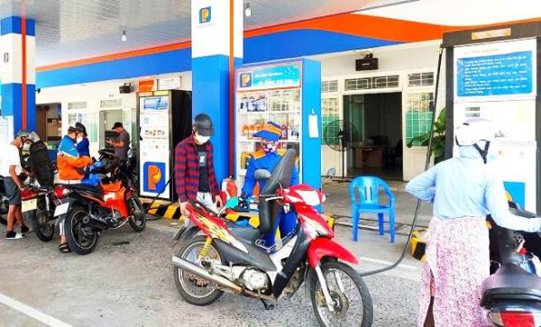 Giá xăng dầu tiếp tục tăng từ 15 giờ chiều nay