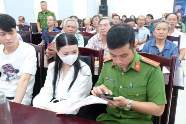 Tuyên truyền, hướng dẫn pháp luật trên lĩnh vực xuất nhập cảnh