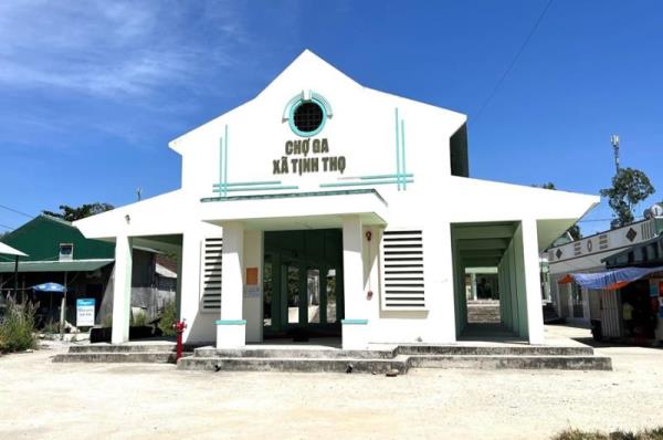 Tiểu thương chê... chợ