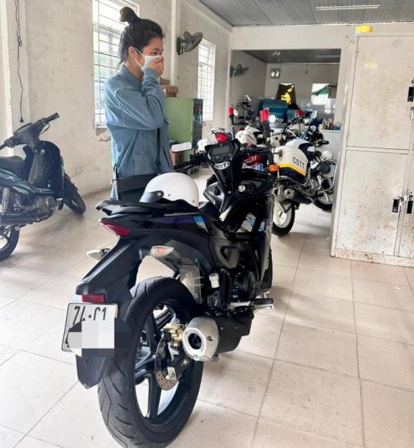 Đường tình em thua, đường đua em chấp