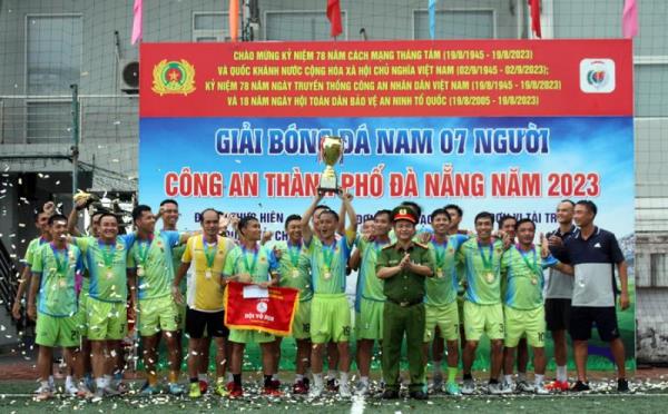 Kết thúc giải bóng đá nam 7 người công an TP Đà Nẵng năm 2023: Đội bóng Công an quận Liên Chiểu đoạt chức vô địch