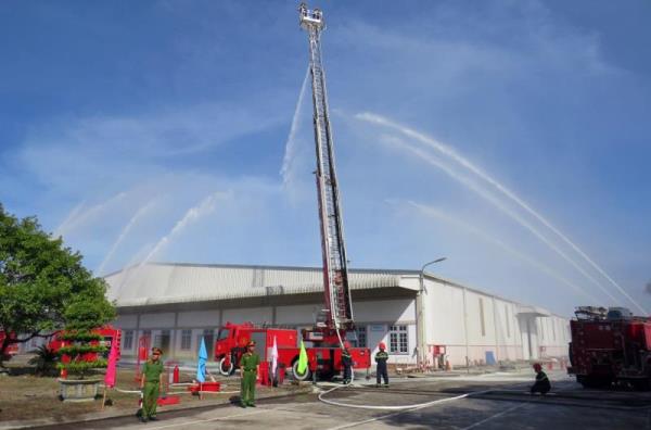 Hội thao kỹ thuật PCCC và diễn tập cứu hộ, cứu nạn tại khu công nghiệp