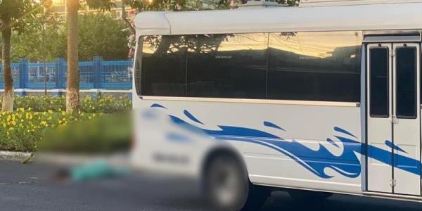 2 lần lao vào xe khách  tự vẫn