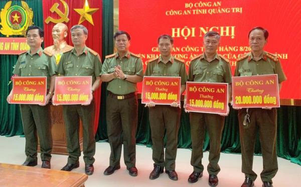 Bộ Công an khen thưởng nhiều đơn vị Công an tỉnh Quảng Trị