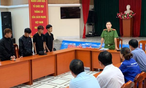 Khởi tố 8 đối tượng đánh ghen giùm bạn