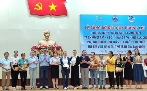 Hỗ trợ 1,8 tỷ đồng cho trẻ em khuyết tật và phụ nữ đơn thân