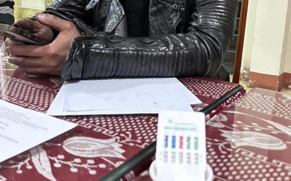 Bác tài không bằng lái, chỉ có… nghiện