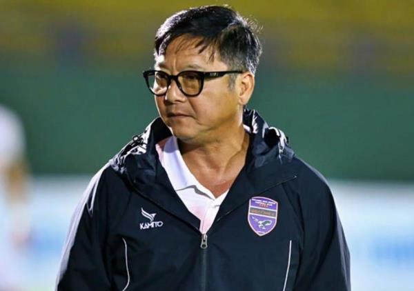 HLV Lê Huỳnh Đức từ chức ở B. Bình Dương