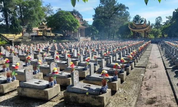 Về trên con đường huyền thoại