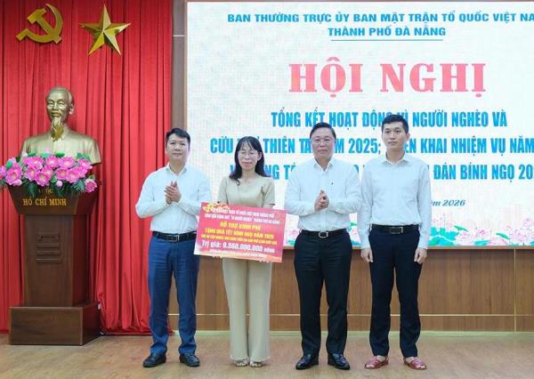 Mặt trận thành phố phân bổ hơn 10 tỷ đồng chăm lo Tết cho nhân dân