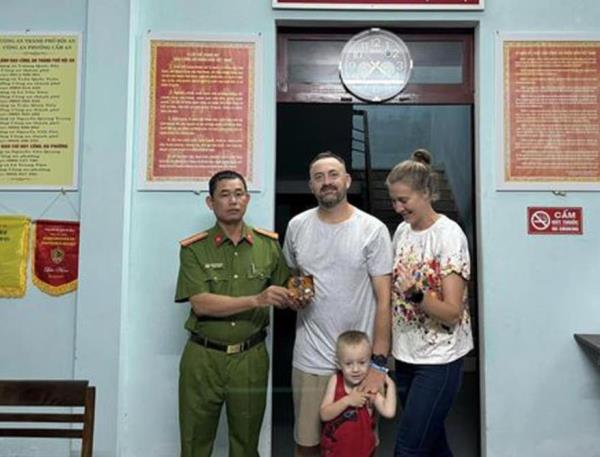 Giúp du khách tìm lại tài sản