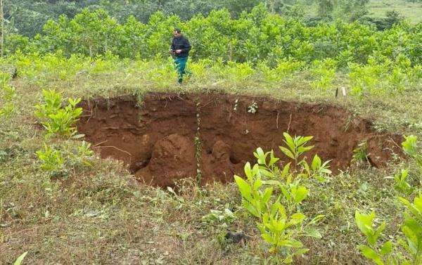 Quảng Nam - Sau tiếng nổ xuất hiện hố tử thần