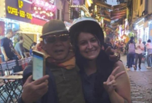 Công an điều tra vụ nữ du khách người Mỹ bị xe ôm chặt chém 1 triệu đồng