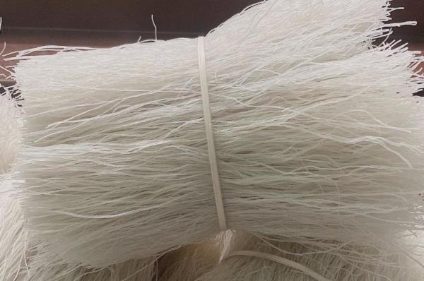 5 nhóm người cần thận trọng khi ăn mì gạo