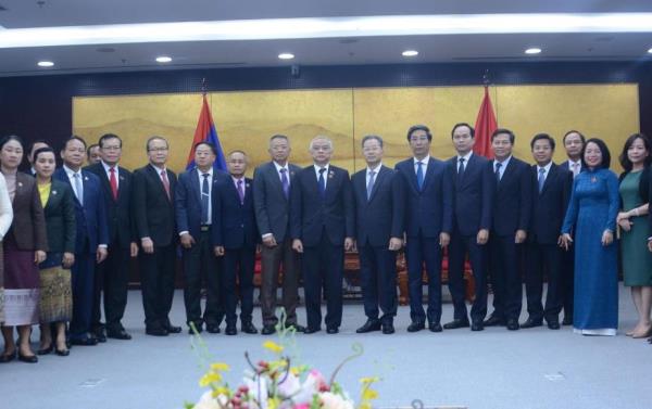 Bí thư Thành ủy Nguyễn Văn Quảng tiếp Phó Chủ tịch Quốc hội Nước Cộng hòa Dân chủ Nhân dân Lào