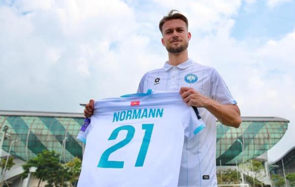 Kristoffer Normann Hansen chia tay CLB T. Nam Định