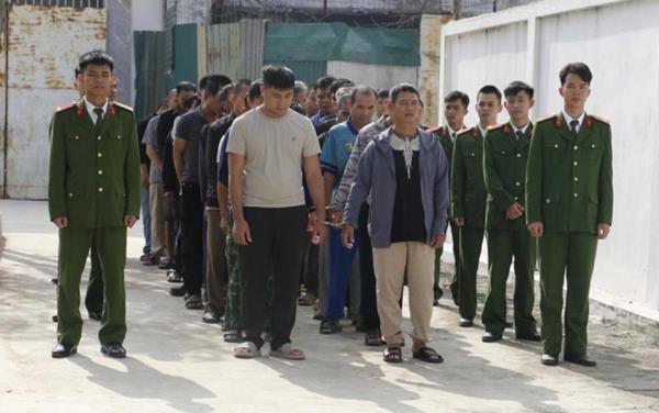 Bắt hàng chục đối tượng trong đường dây chế tạo, mua bán, tàng trữ vũ khí quân dụng