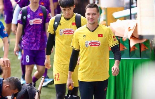 Trung Kiên thay Nguyễn Filip ở tuyển Việt Nam