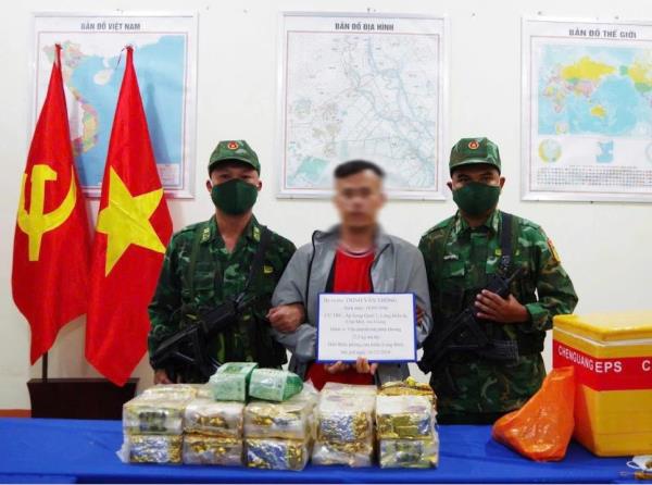 Người đàn ông dùng xe máy chở 22kg ma túy nhập cảnh trái phép