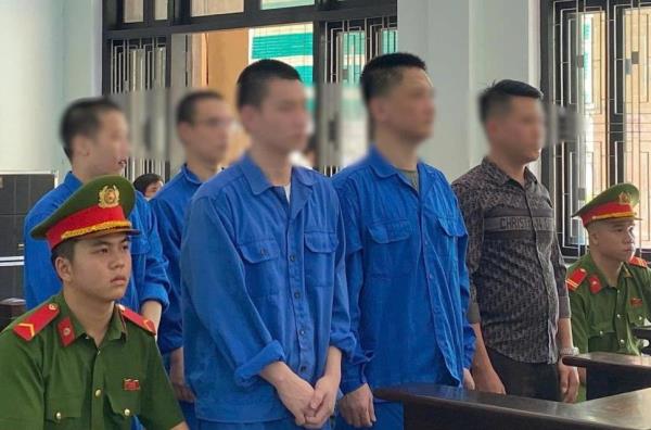 Xét xử nhóm đối tượng tàng trữ trái phép vũ khí quân dụng