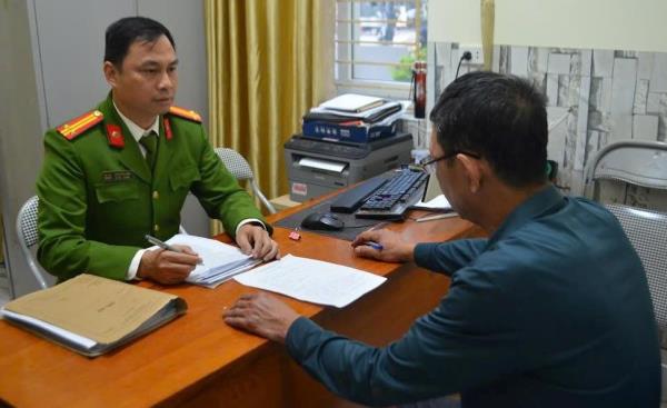 Giận cá chém thớt