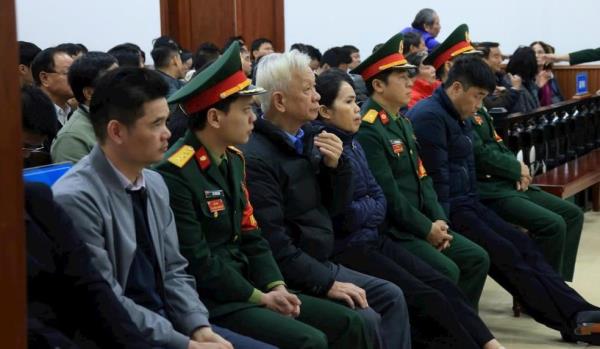 Hai cựu Chủ tịch UBND tỉnh Khánh Hòa cùng nhiều thuộc cấp hầu tòa trong vụ sai phạm đất đai tại sân bay Nha Trang cũ