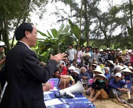 Thông tin mới nhất về vụ Bức xúc chuyện đất đai, dân giữ người trái phép: Quan điểm của chính quyền là làm rõ vụ việc