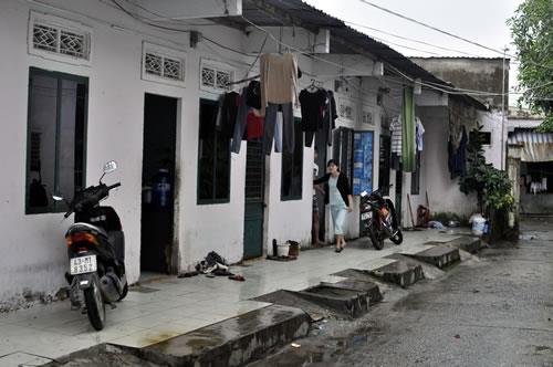 Vào nhà cướp giật