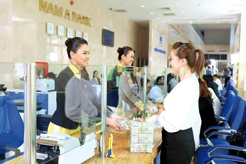  Nóng lãi suất huy động hơn 12 tháng