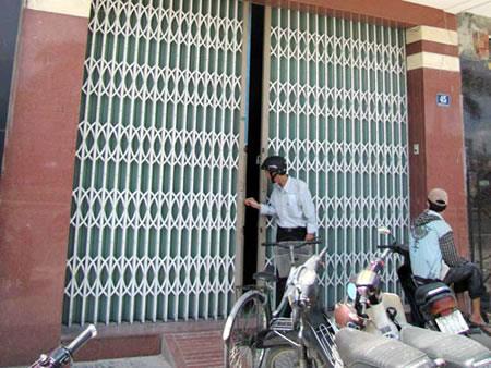 Phía sau việc nhập cảnh theo visa hoạt động thương mại