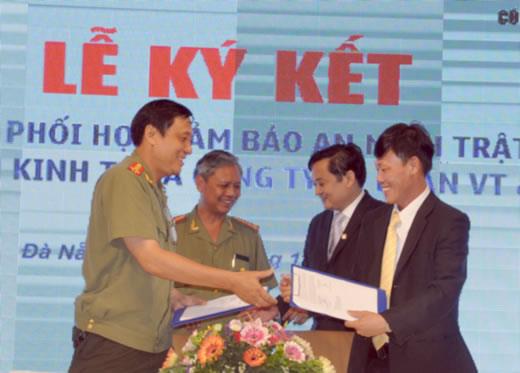 Ký kết quy chế phối hợp giữa Phòng An ninh kinh tế CATP Đà Nẵng và Công ty cổ phần vận tải và dịch vụ Phú Hoàng - Taxi Tiên Sa