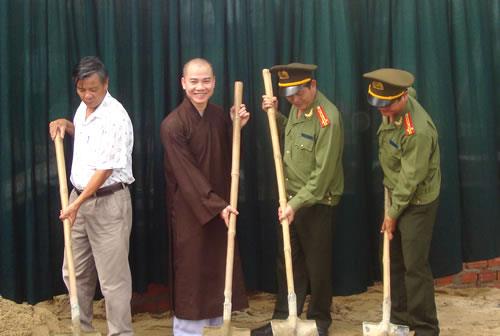 Báo Công an TP Đà Nẵng và Chùa Bà Đa khởi công xây dựng 2 nhà tình thương