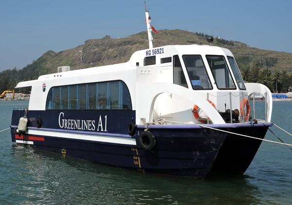 Có thêm đoàn tàu cao tốc vận chuyển khách ra Lý Sơn