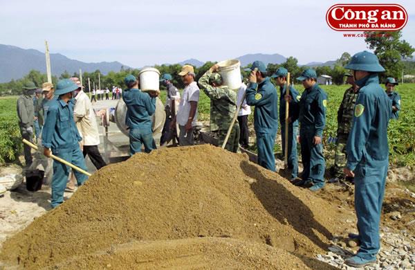 Lực lượng Dân quân tự vệ phát huy phẩm chất cao đẹp