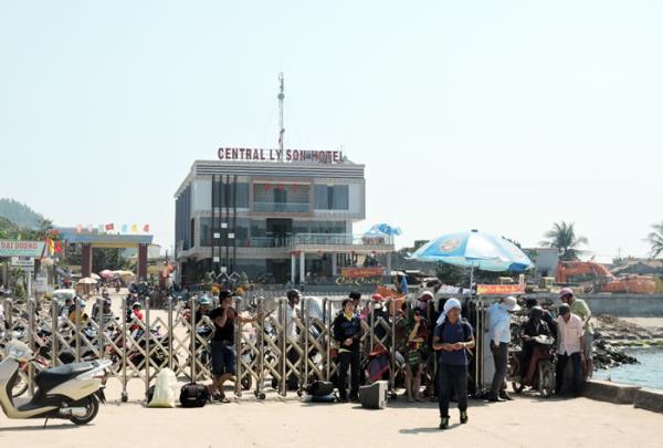 Lý Sơn cháy phòng nghỉ khách sạn