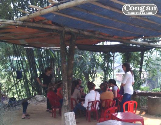 Đắng cay phận phu vàng