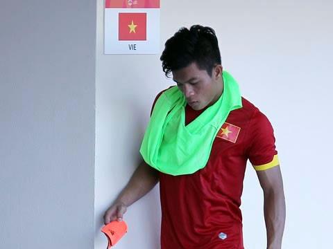 Hậu vệ Tấn Tài sớm chia tay SEA Games 28