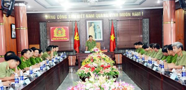 Vận động nhân dân tham gia phong trào TDBVANTQ là biện pháp chiến lược, quan trọng và lâu dài