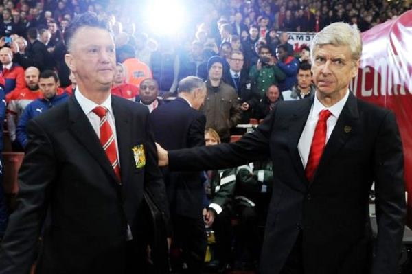 Wenger nóng mặt với Van Gaal