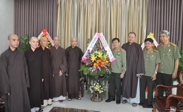 Các đơn vị thăm và chúc mừng lực lượng Công an TP Đà Nẵng