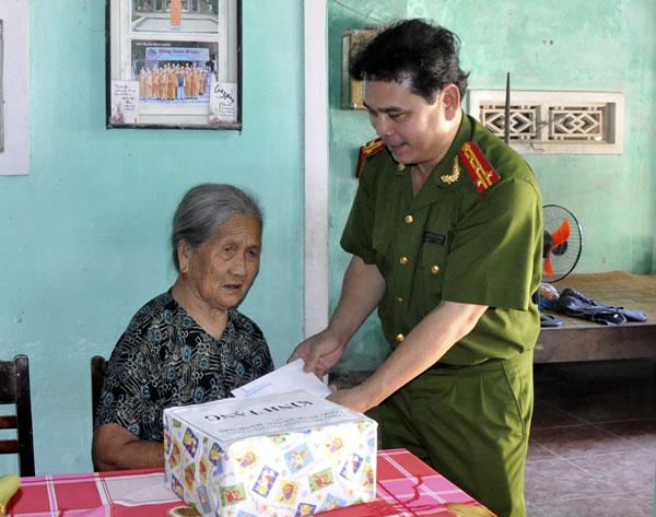 Nhiều hoạt động kỷ niệm 70 năm Ngày truyền thống CAND Việt Nam