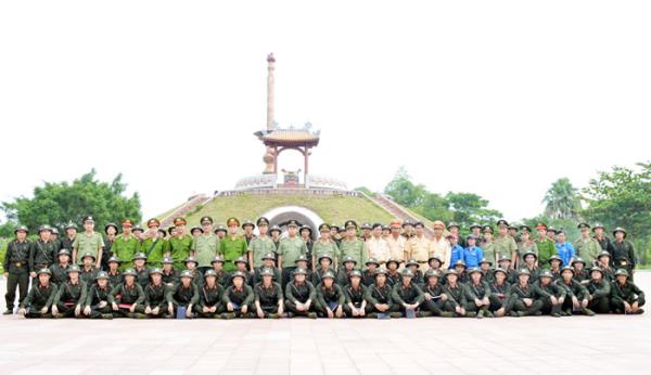 CBCS, học viên Trung tâm HLBDNV CATP Đà Nẵng về nguồn