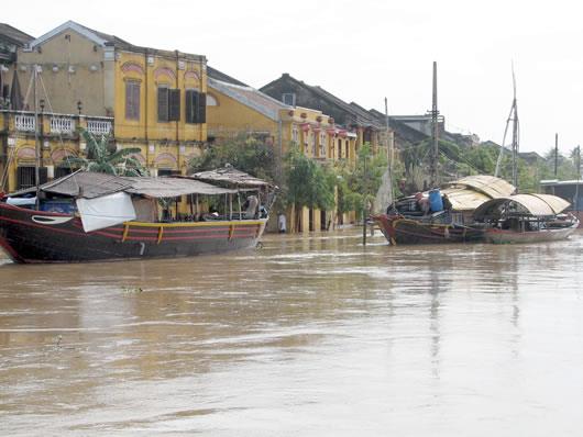 Phố cổ Hội An lại kêu cứu trước mùa mưa bão